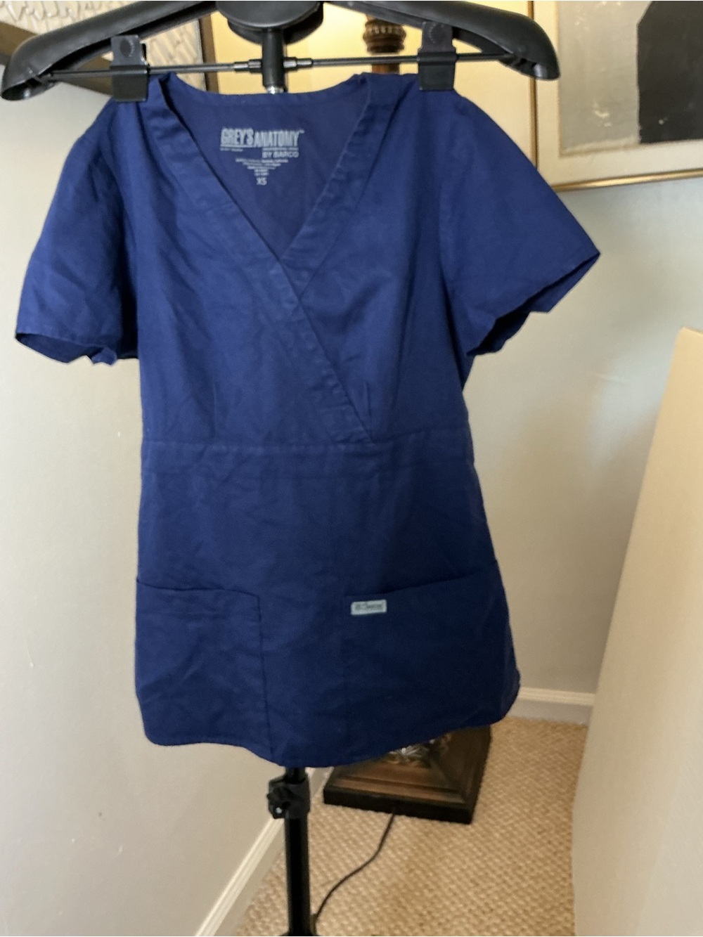 Grey’s Anatomy by Barco Women’s XS Navy V-Neck Scrub Top